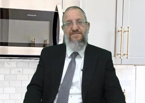 חג שבועות חל במוצאי שבת, מתי מדליקים את הנרות? איך עושים את הקידוש? מתי מחממים את האוכל ללילה?