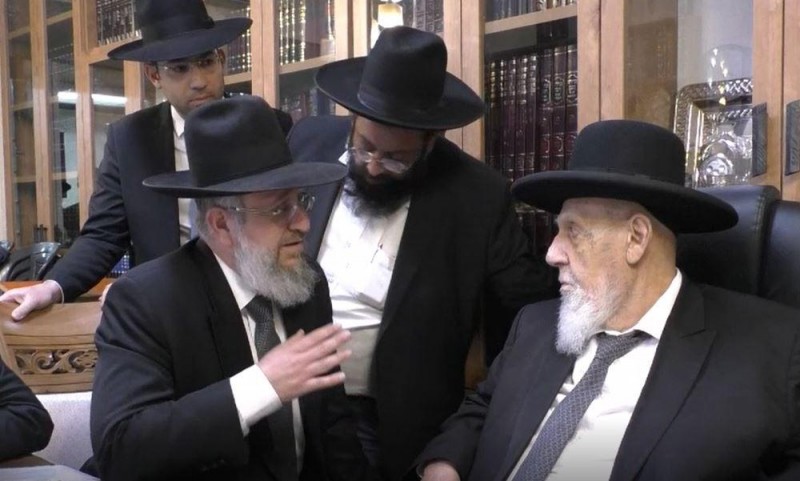 נשיא מועצת חכמי התורה חכם שלום הכהן שליט"א מברך את קו ההלכה - צפו!!