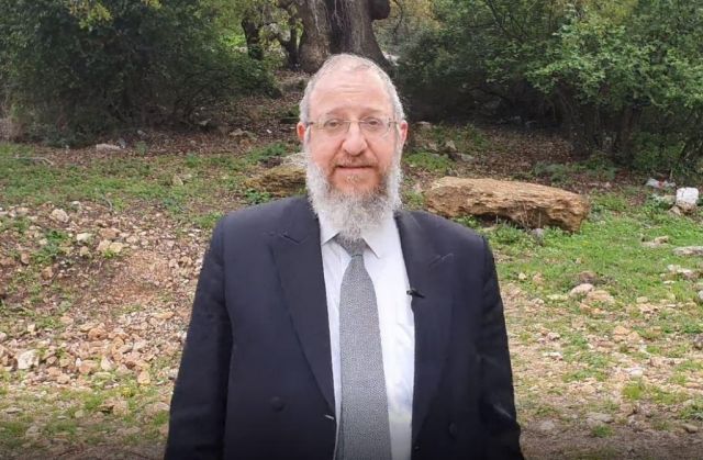 האם מותר לשים ציצית בלי כיפה? הרב ירון אשכנזי   