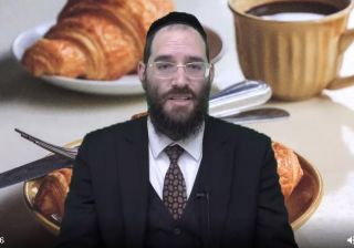 אכלתי בורקס ושתיתי האם צריך לברך על השתיה? - הרב שמעון ללוש 