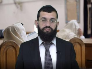 האם מותר להתפלל עם נעלי בית? הרב אושרי אזולאי     