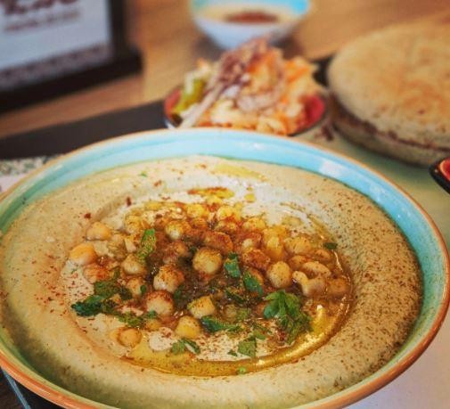 מהי ברכתו של חומוס למריחה? הרב אושרי אזולאי
