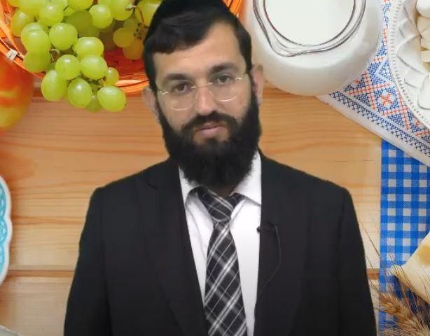 האם אפשר לעשות סעודה בשבועות רק במאכלי חלב? הרב אושרי אזולאי 