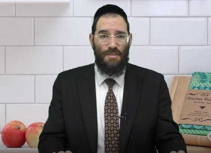 ברכתי על פרי ואחר כך עברתי לחדר האם צריך לברך שוב? - הרב שמעון ללוש   