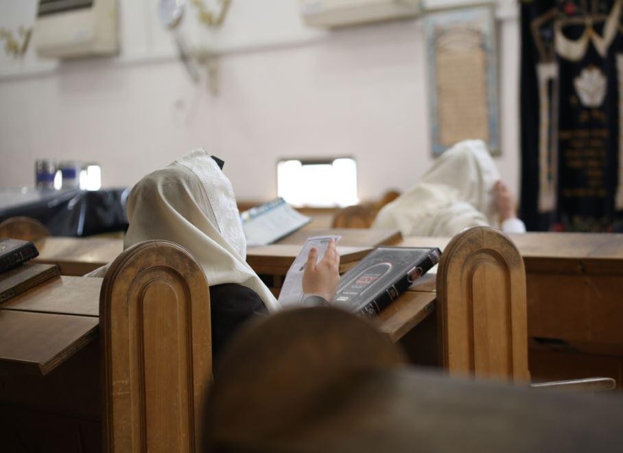 האם מותר להתפלל חזרת הש"ץ בטיולים? הרב משה יוסף