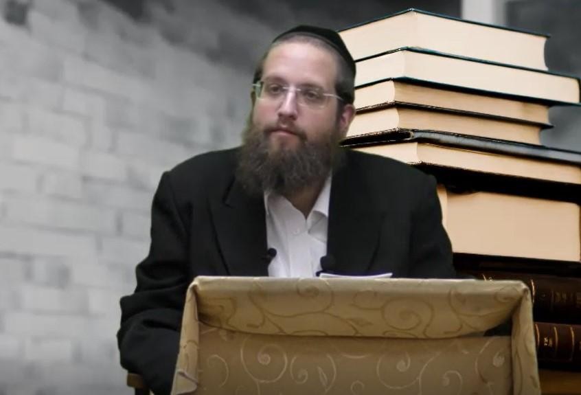 למה ראש ישיבת לייקווד מחזיק בכספת נעליים קרועות? הרב חיים כץ