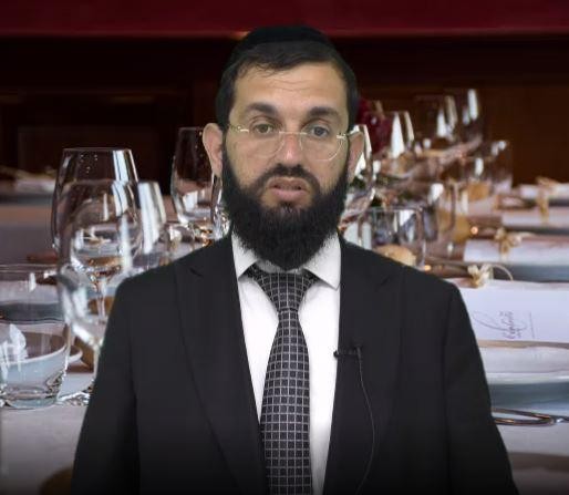 אדם שמתארח אצל חבירו שאינו טבל כליו מה יעשה? הרב אושרי אזולאי   