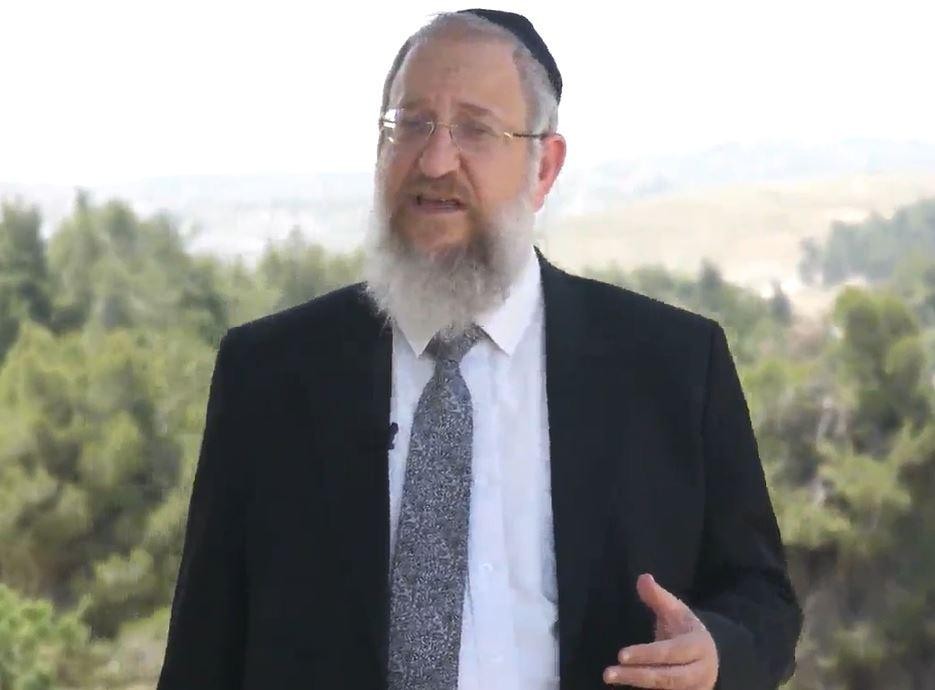 האם מותר לצפות בתכנים שצולמו בשבת? הרב ירון אשכנזי עונה
