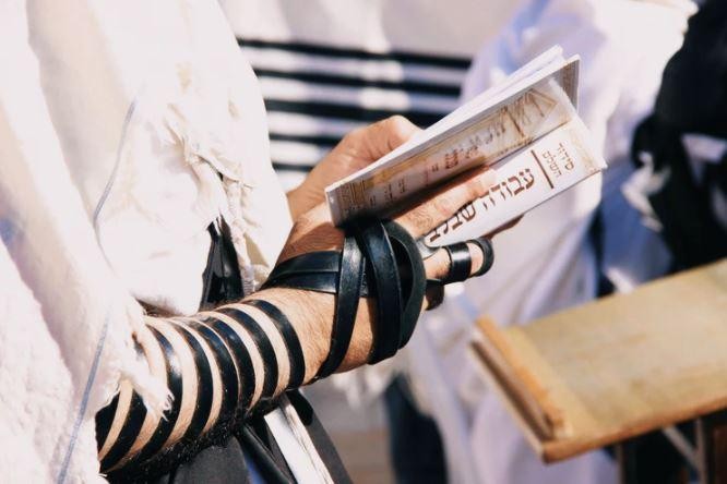 סדר הנחת תפילין
