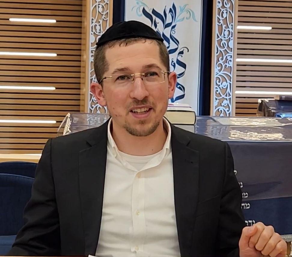 האם אדם שמוגבל בתרי"ג מצוות יכול להיות מאושר? - פרשת ראה - הרב יוסף שכטר