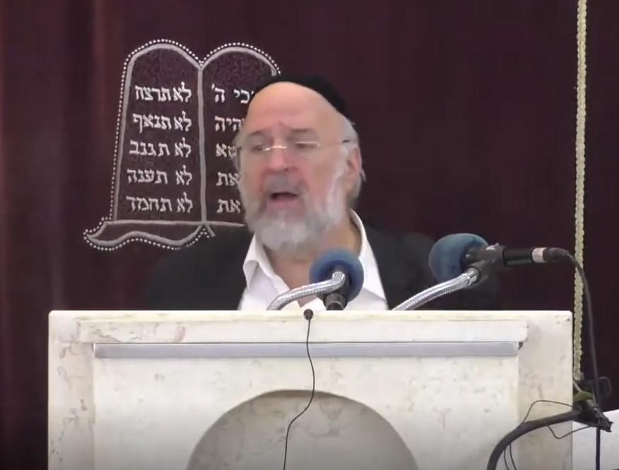 למה המצריים המשיכו להכות את הצפרדע למרות שבכל מכה יצאו ממנה מאות אלפי צפרדעים? הרב רוזנבלום