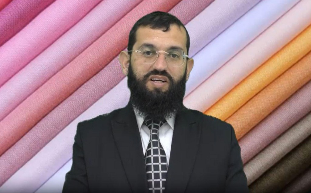 האם נערות רווקות חייבות בכיסוי ראש בתפילה ובברכות?