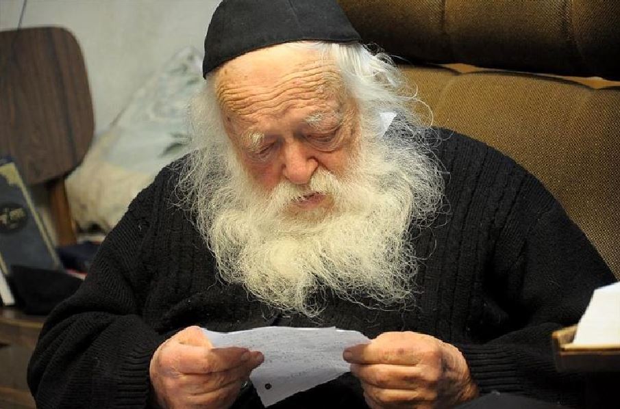 מה ענה הרב קנייבסקי לילד שהיתה לו מחלה של נשירת שיער - צפיה   