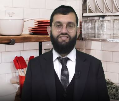 האם מותר לבשל בתשעה באב לכבוד שבת? - הרב אושרי אזולאי   