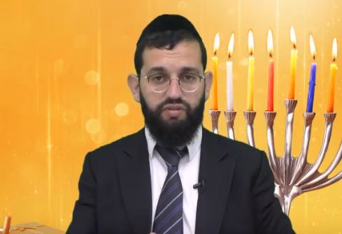 האם נשים יכולות להדליק חנוכיה בברכה - קצרים עם הרב אושרי אזולאי  