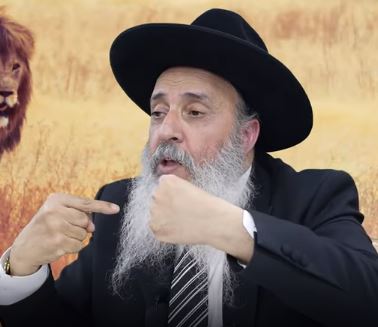 מצחיק! איך האריה עושה ברכת המזון - הרב אברהם ברוך בהדגמה מיוחדת 