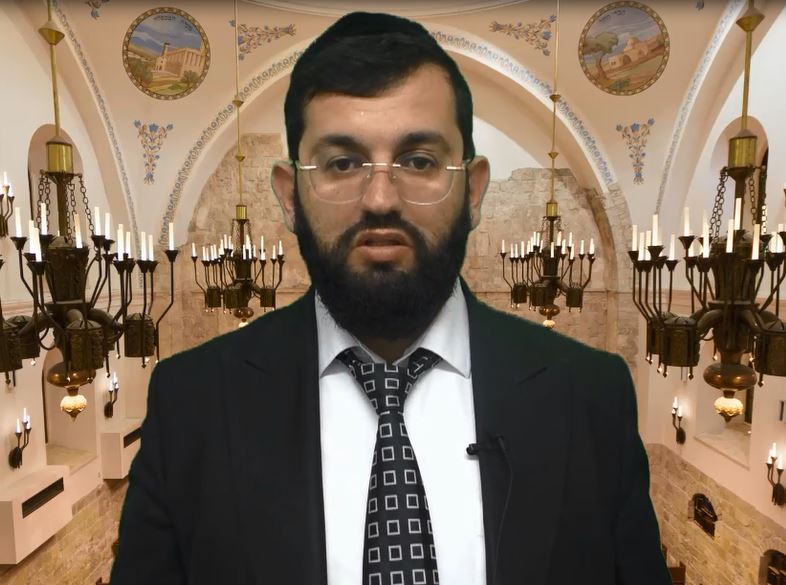 האם אשה חייבת לשמוע מגילה בבית הכנסת? קצרים עם הרב אושרי אזולאי  