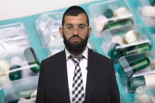 האם חולה חייב לצום בתשעה באב? - קצרים עם הרב אושרי אזולאי     
