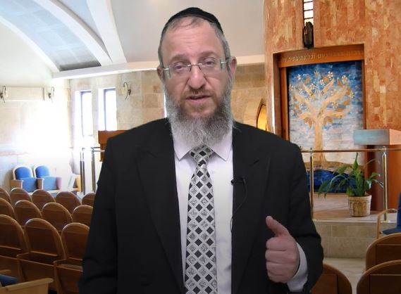 האם מותר לקרוא תהילים בתשעה באב? הרב ירון אשכנזי   