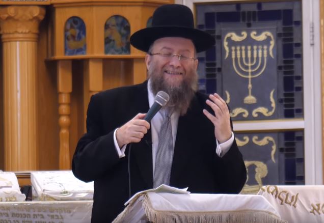 מה אמר הרב שטיינמן למורה שהתלמידות זלזלו בתלמידה מהכיתה  - הרב יעקב שיש - צפו  