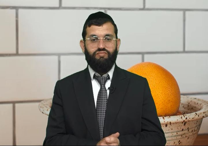 מה יברך אדם שלא ראה את חבירו חודש? - קצרים עם הרב אושרי אזולאי    