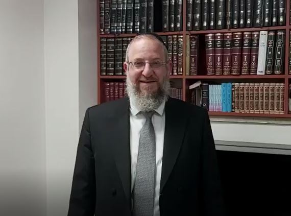 האם מותר אחרי חצות היום בתשעה באב לכבס בגדים? הרב ירון אשכנזי   