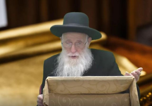 למה משה רבנו לא נכתב בפרשת תצוה - הרב יהודה יוספי